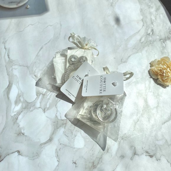 Hottie Couture Lot of 5 Women's Square Ribbed & Rhinestone Dollar Stud Earrings - Picture 5 of 8